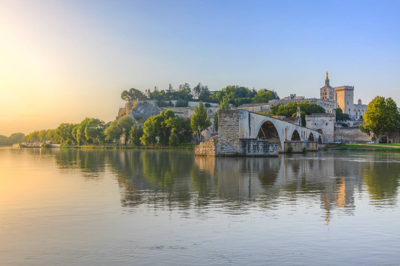 Le pont d'Avignon Saint Bénezet Le pont d'Avignon Saint Bénezet