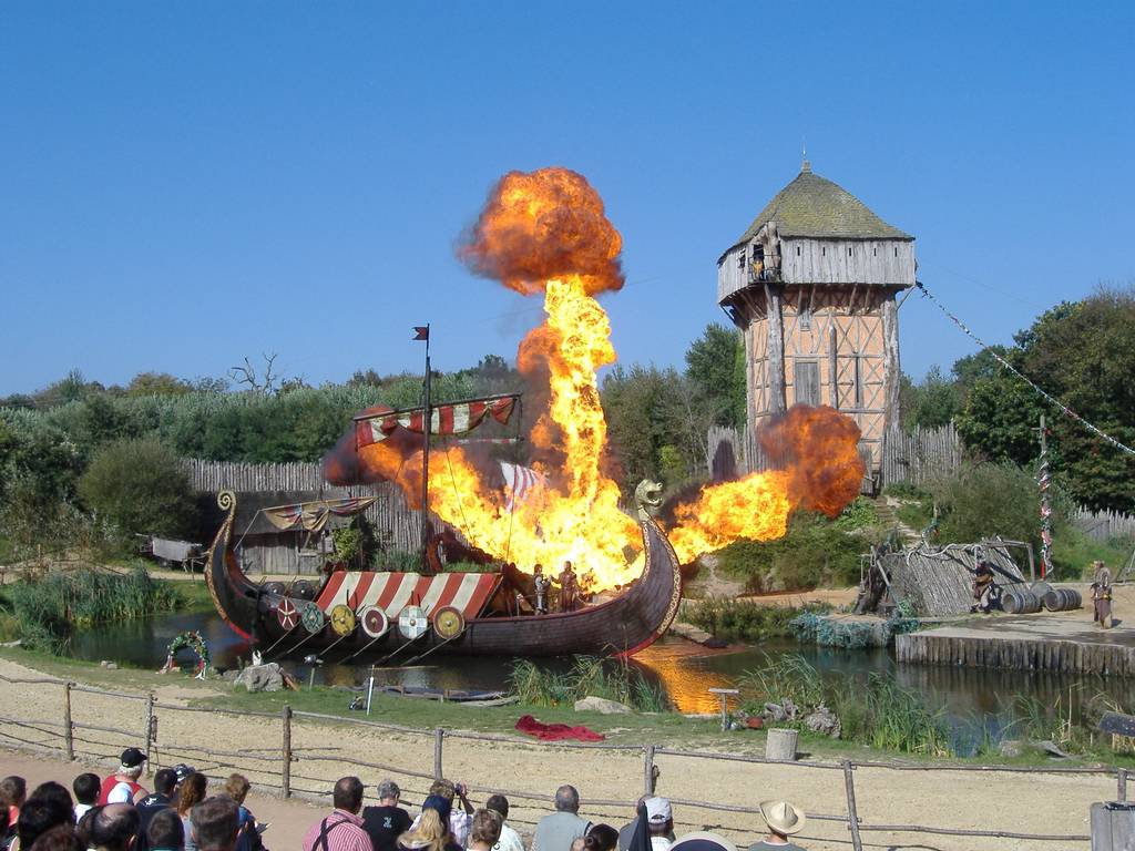 Parc d'attractions du Puy du Fou Parc d'attractions du Puy du Fou