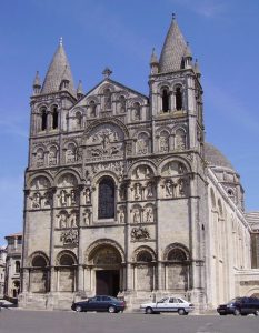 Visiter Angoulême - Cathédrale Saint-Pierre