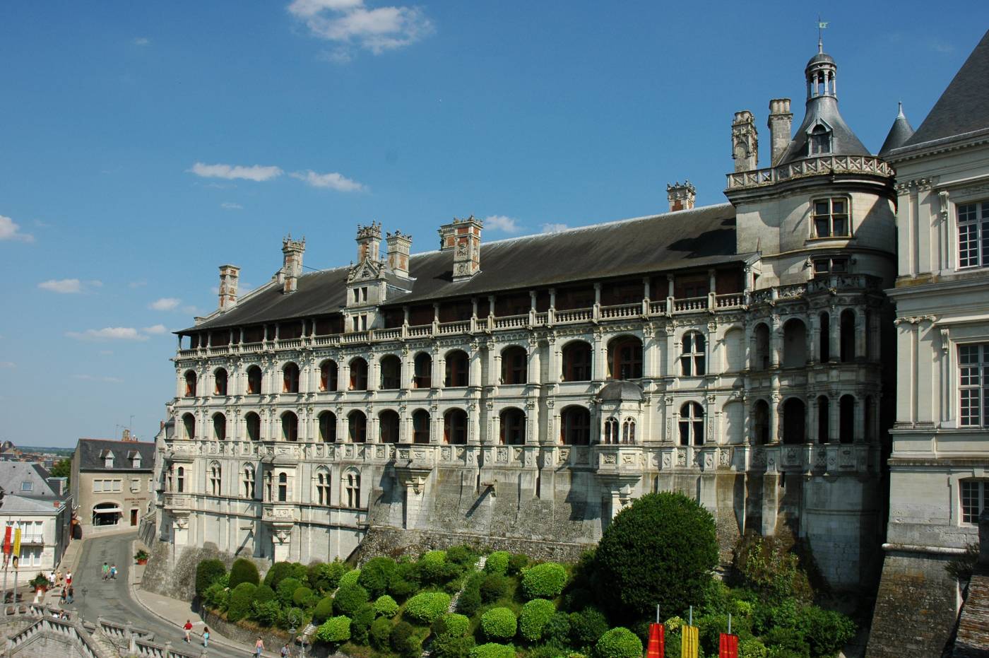 Visiter Blois - Château de Blois (façade) Visiter Blois - Château de Blois (façade)