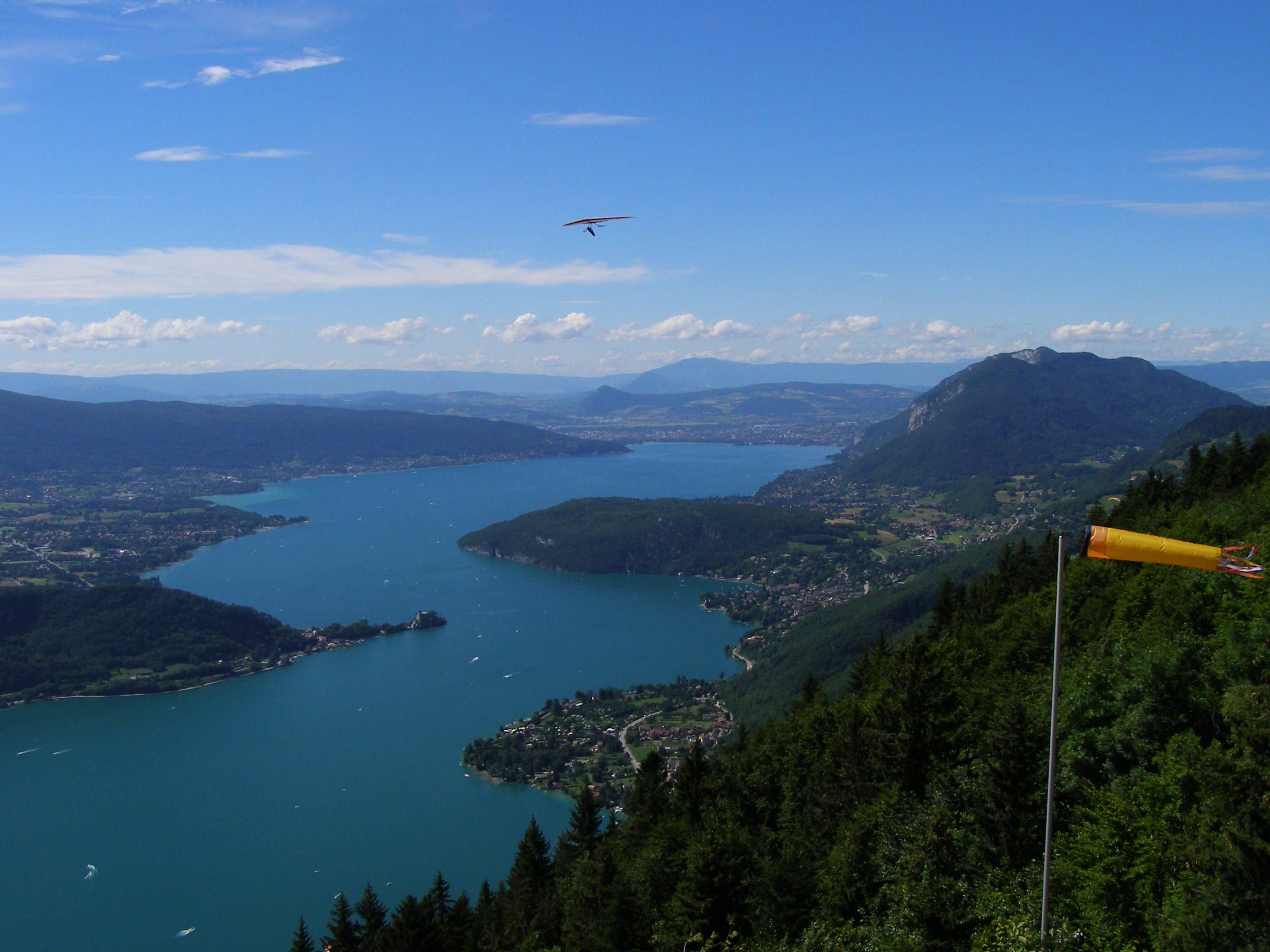 Vue aérienne du lac d'Annecy Vue aérienne du lac d'Annecy