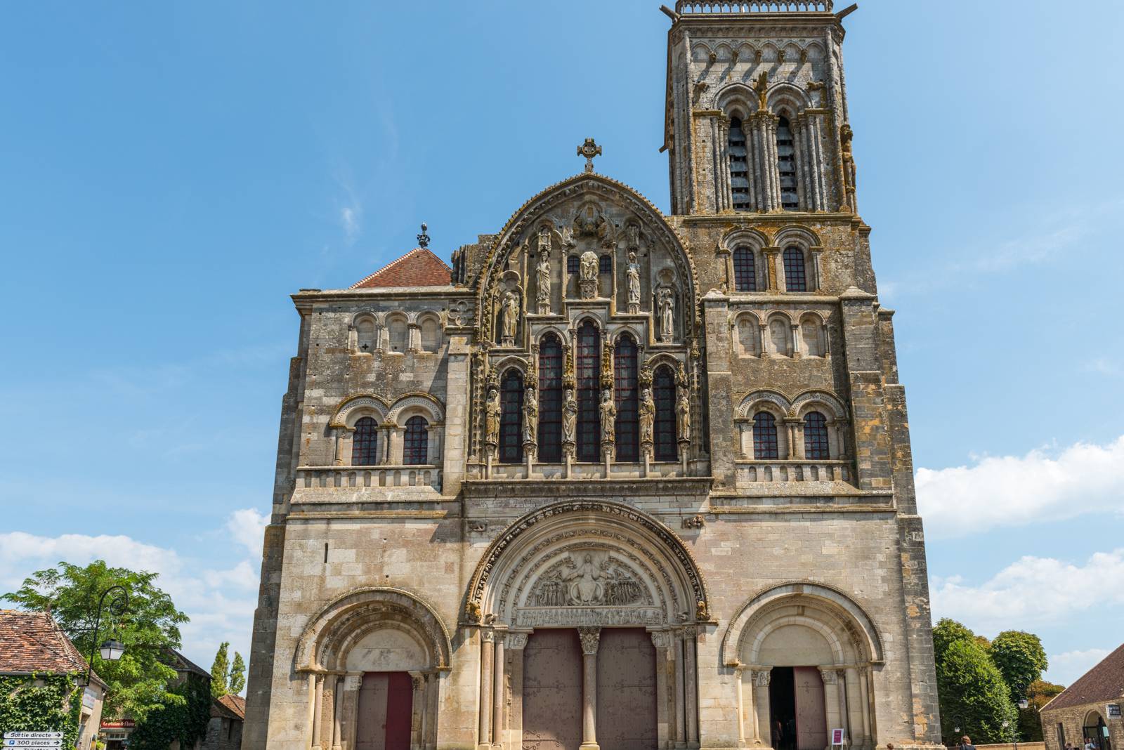 Basilique de Vézelay Sites touristiques dans