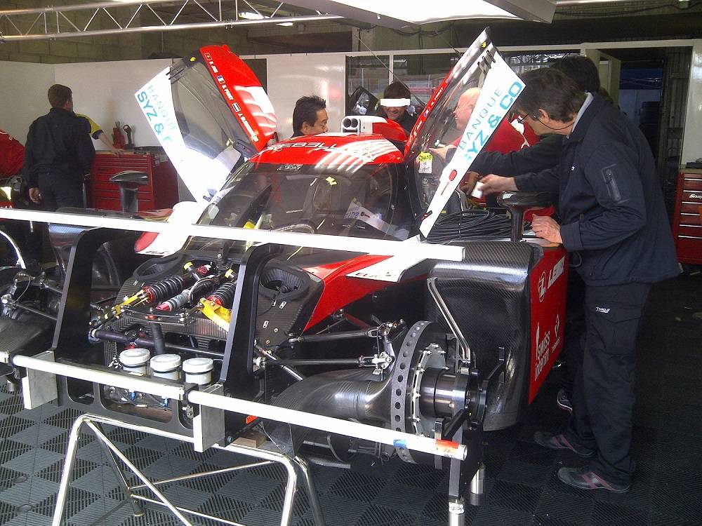 Voiture aux stands aux 24 heures du Mans