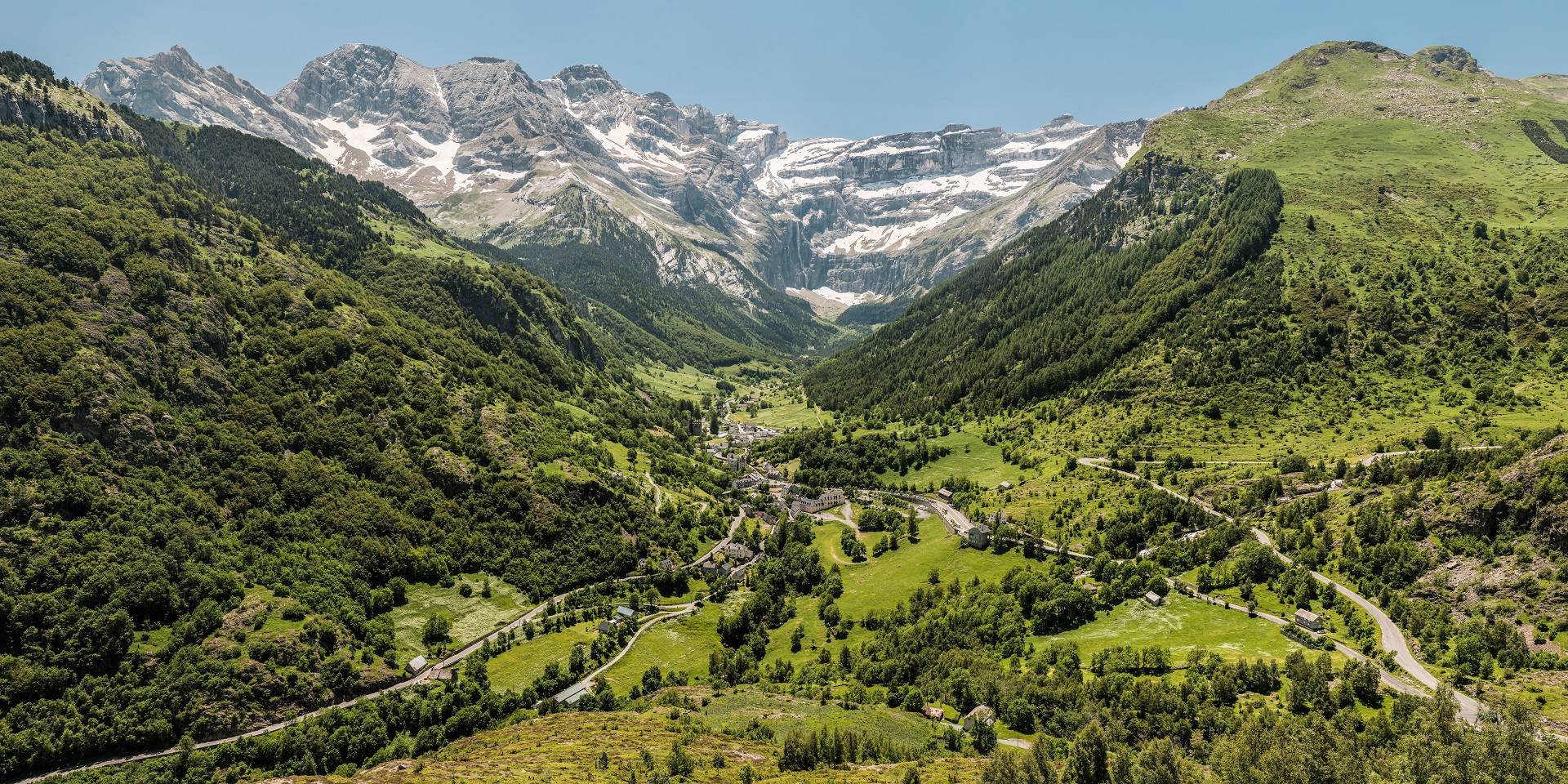 Vue sur le Cirque de Gavarnie Vue sur le Cirque de Gavarnie
