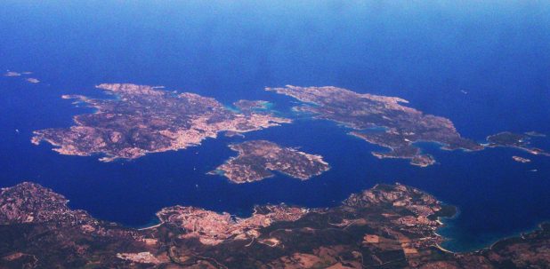 Vue aérienne de l'archipel de La Maddalena Vue aérienne de l'archipel de La Maddalena