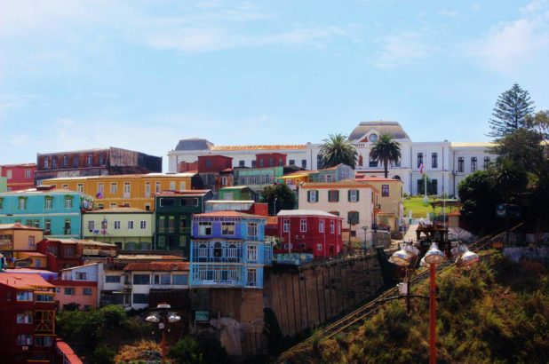 Valparaiso et ses couleurs au Chili Valparaiso et ses couleurs au Chili