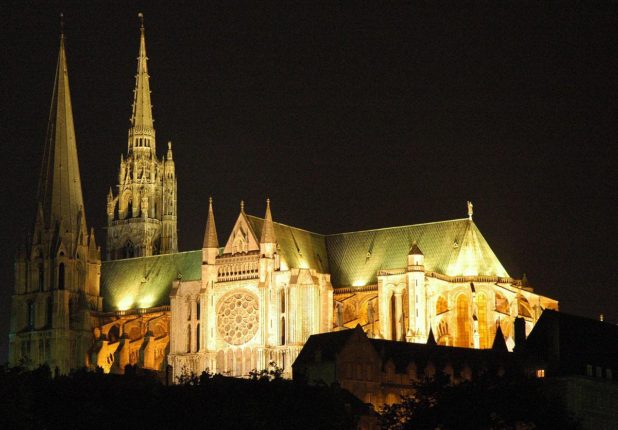 Cathédrale de Chartres de nuit Cathédrale de Chartres de nuit
